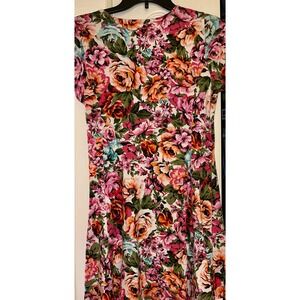 Vintage pretty floral woman’s I’m in love with Derek knee length dress